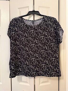 SHEIN Curve - Short Sleeve Black Floral Print Blouse